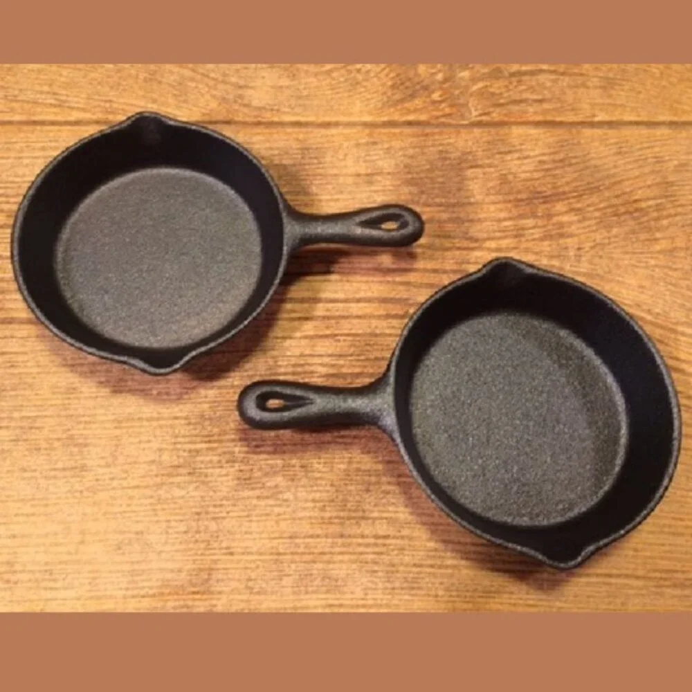 Four Old Mountain Cast Iron Mini-Skillet 4 1/2